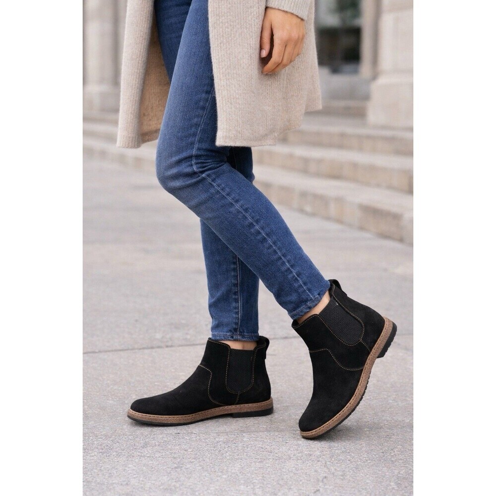 Born Black Suede Chelsea Ankle Boots Womens Size 10.5 Leather Upper Comfort Sole